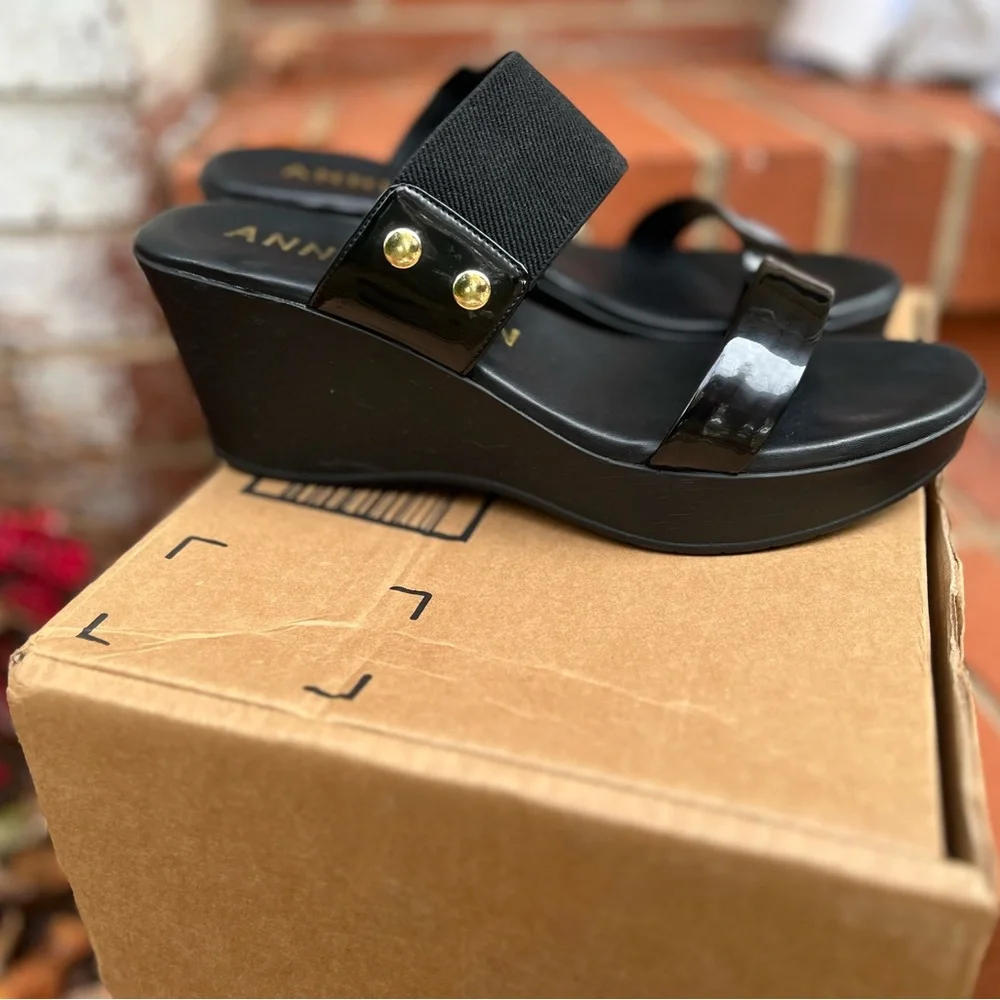 NEW. Ann Kline Black strap open toe heeled sandals NWOT
